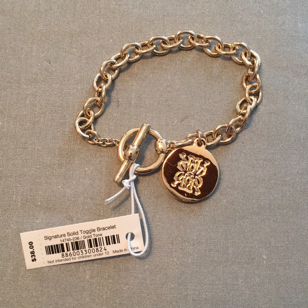 Signature solid toggle bracelet—gold tone — NWT